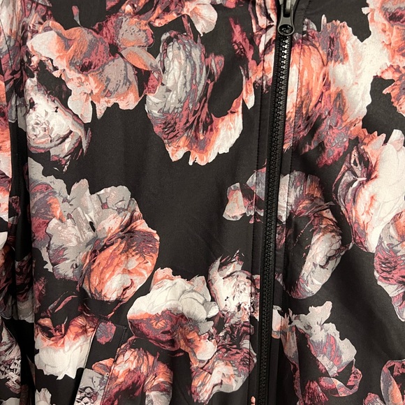 VS sport floral jacket - Picture 2 of 4